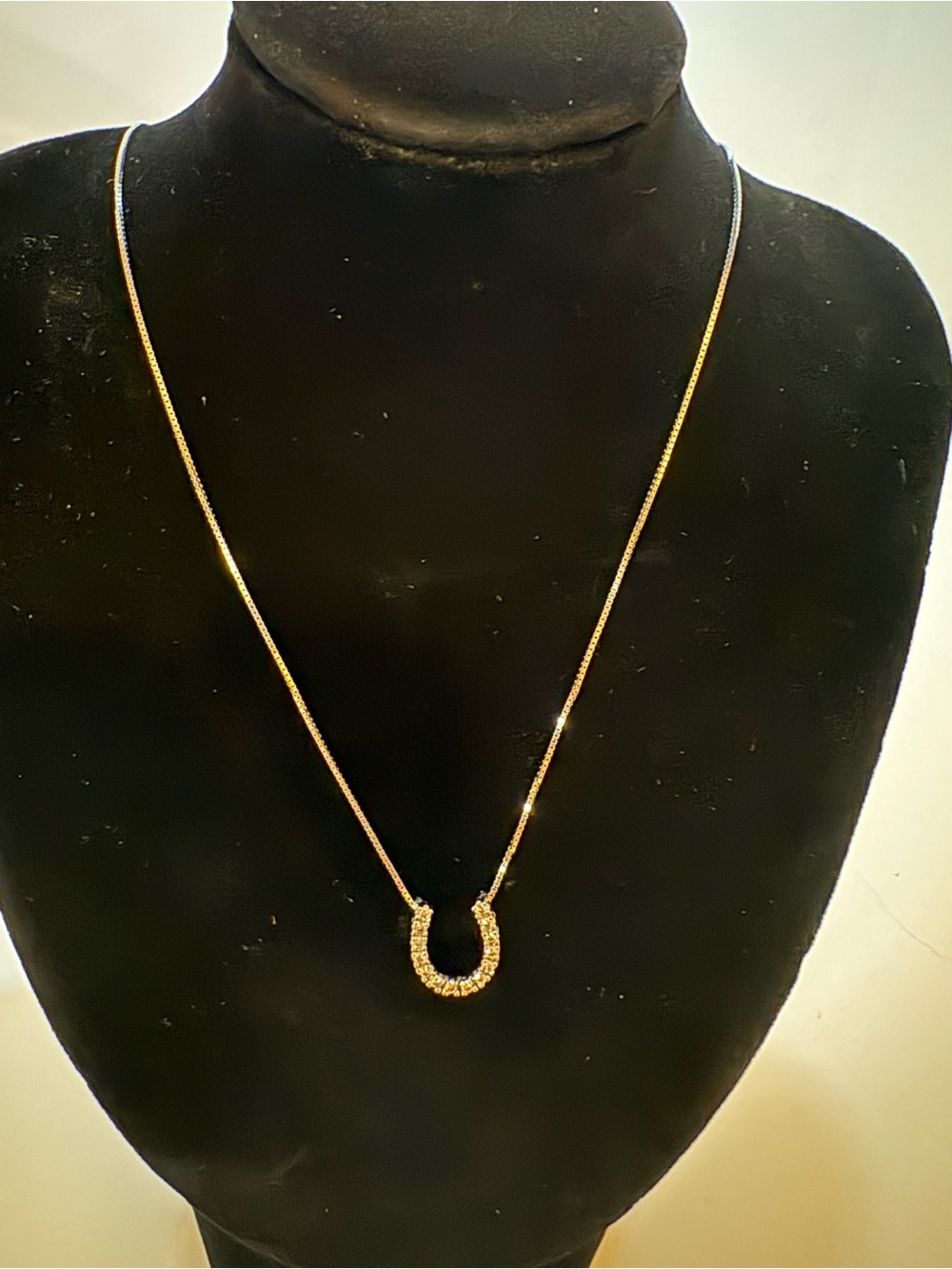 10kt White Gold Horseshoe Pendant Necklace - Elegant Women’s Jewelry